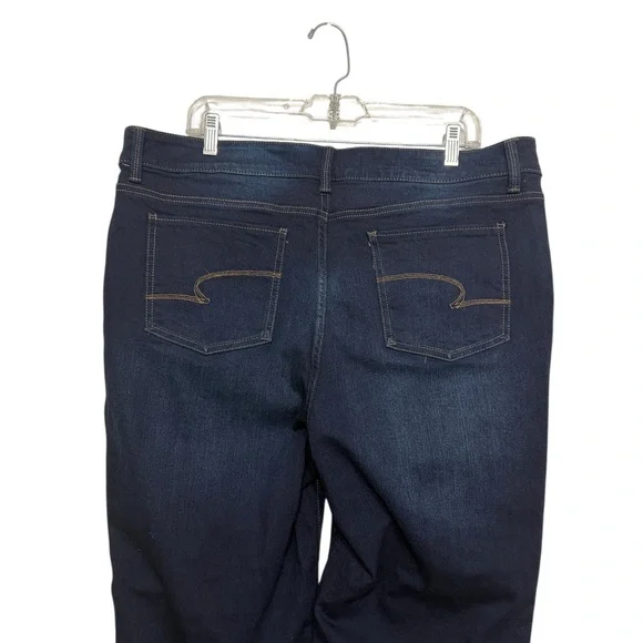 Straight Leg Jeans Women’s Size 18 Dark Wash Mid-Rise 5 Pocket Stretch NEW - Picture 5 of 9
